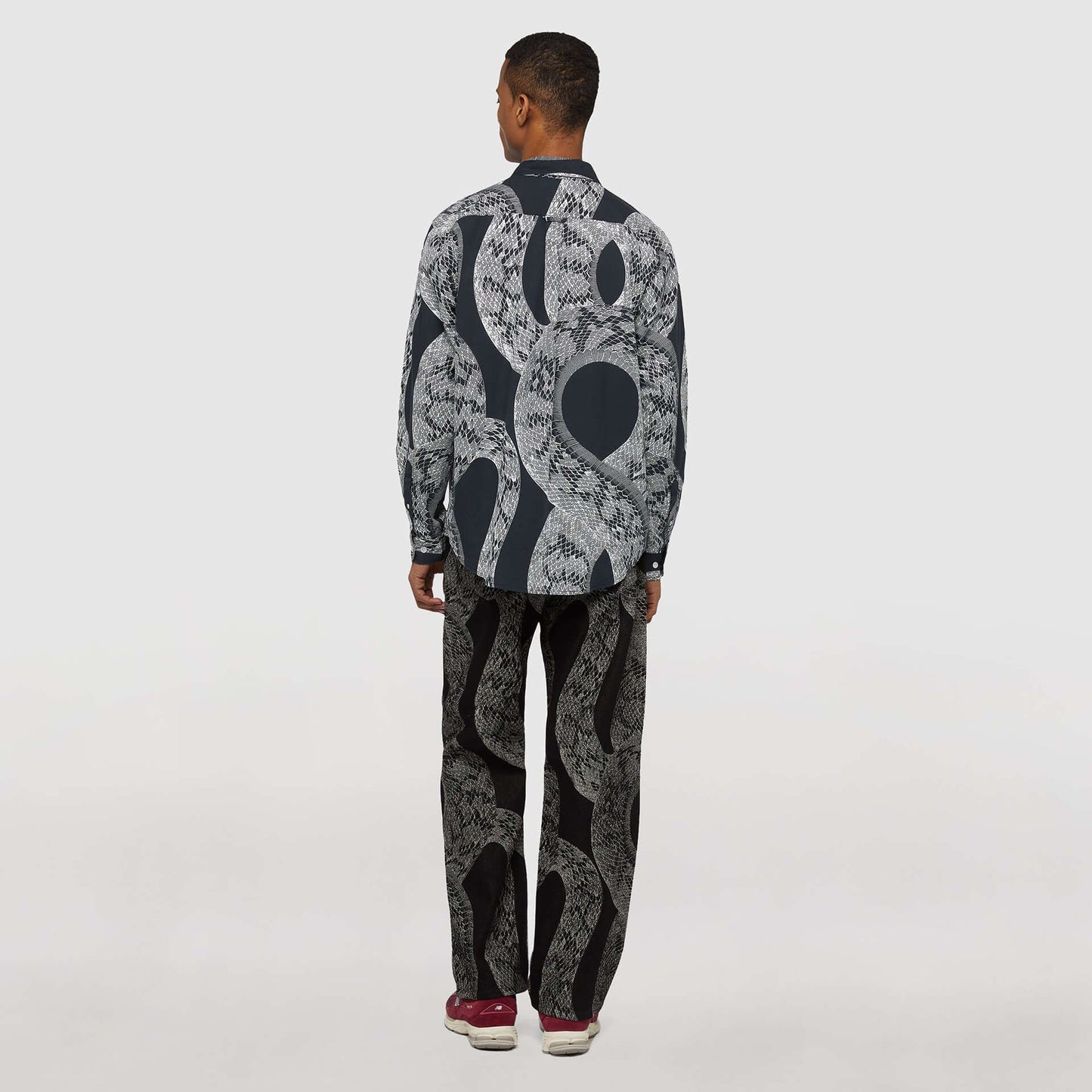 BOA L/S SHIRT BLACK IUTER €40.0