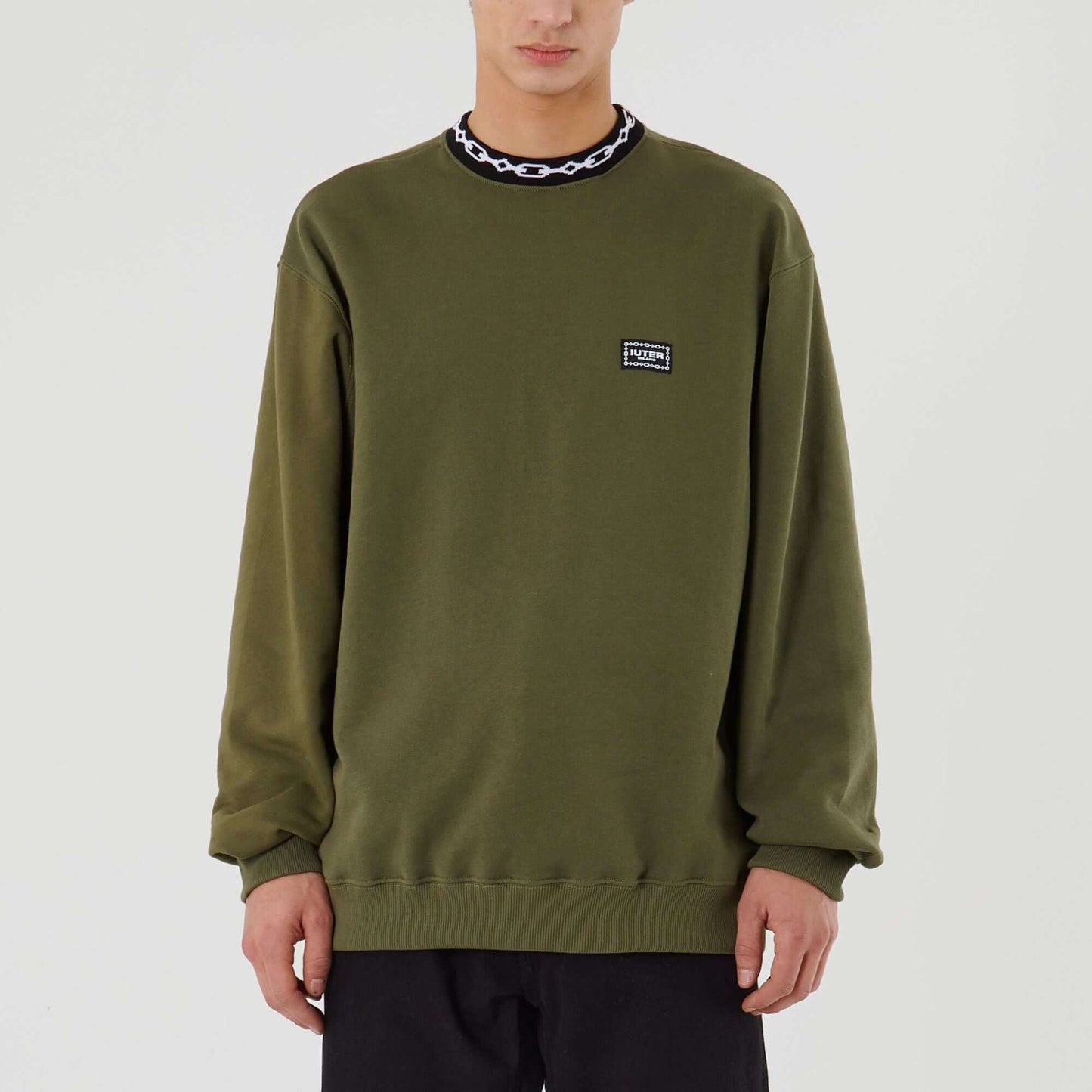 CHAIN COLLAR CREWNECK ARMY IUTER €89.0