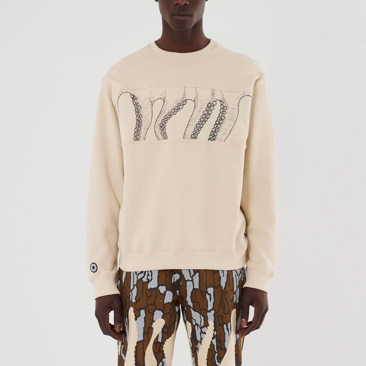 OUTLINE BAND CREWNECK CREAM OCTOPUS €99.0