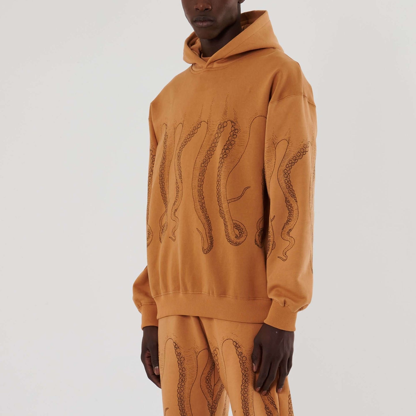 OCTOPUS OUTLINE HOODIE COOKIE OCTOPUS €110.0