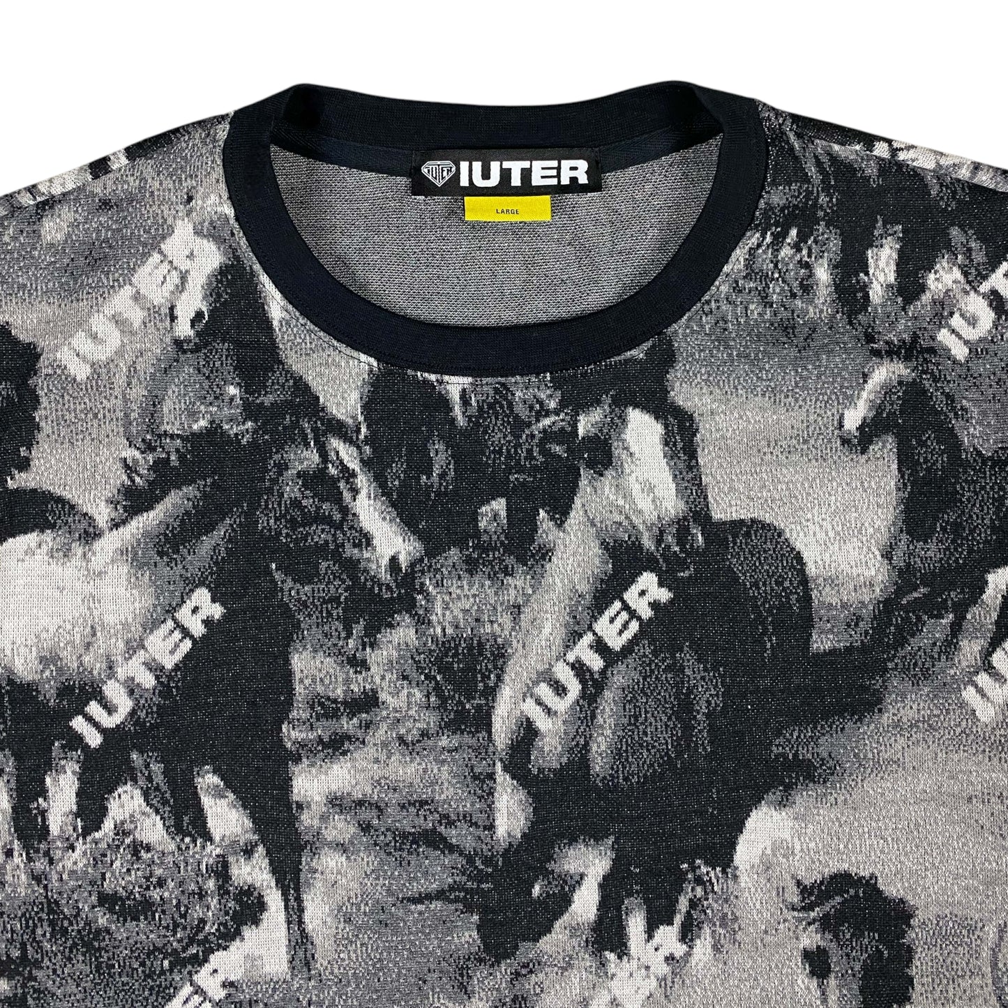 JACQUARD T-SHIRT WILD HORSES BLACK IUTER €15.0