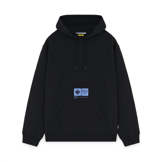 TAB HOODIE BLACK IUTER €48.0