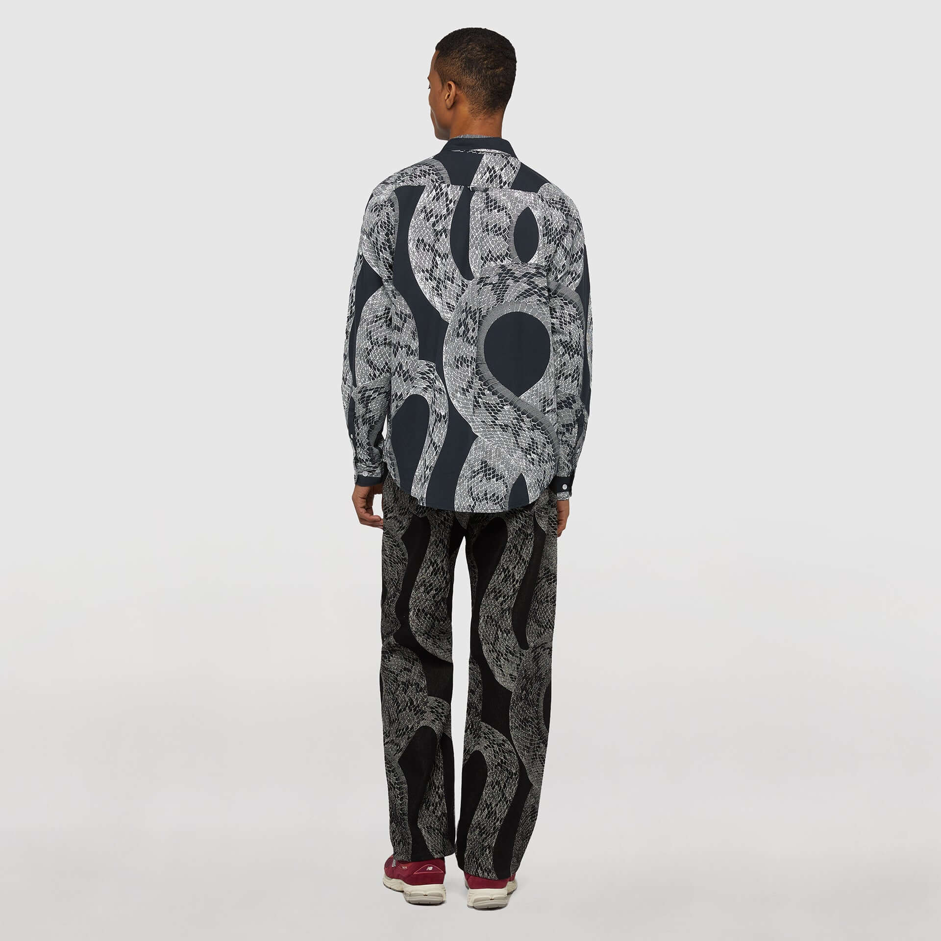 BOA L/S SHIRT BLACK IUTER €40.0