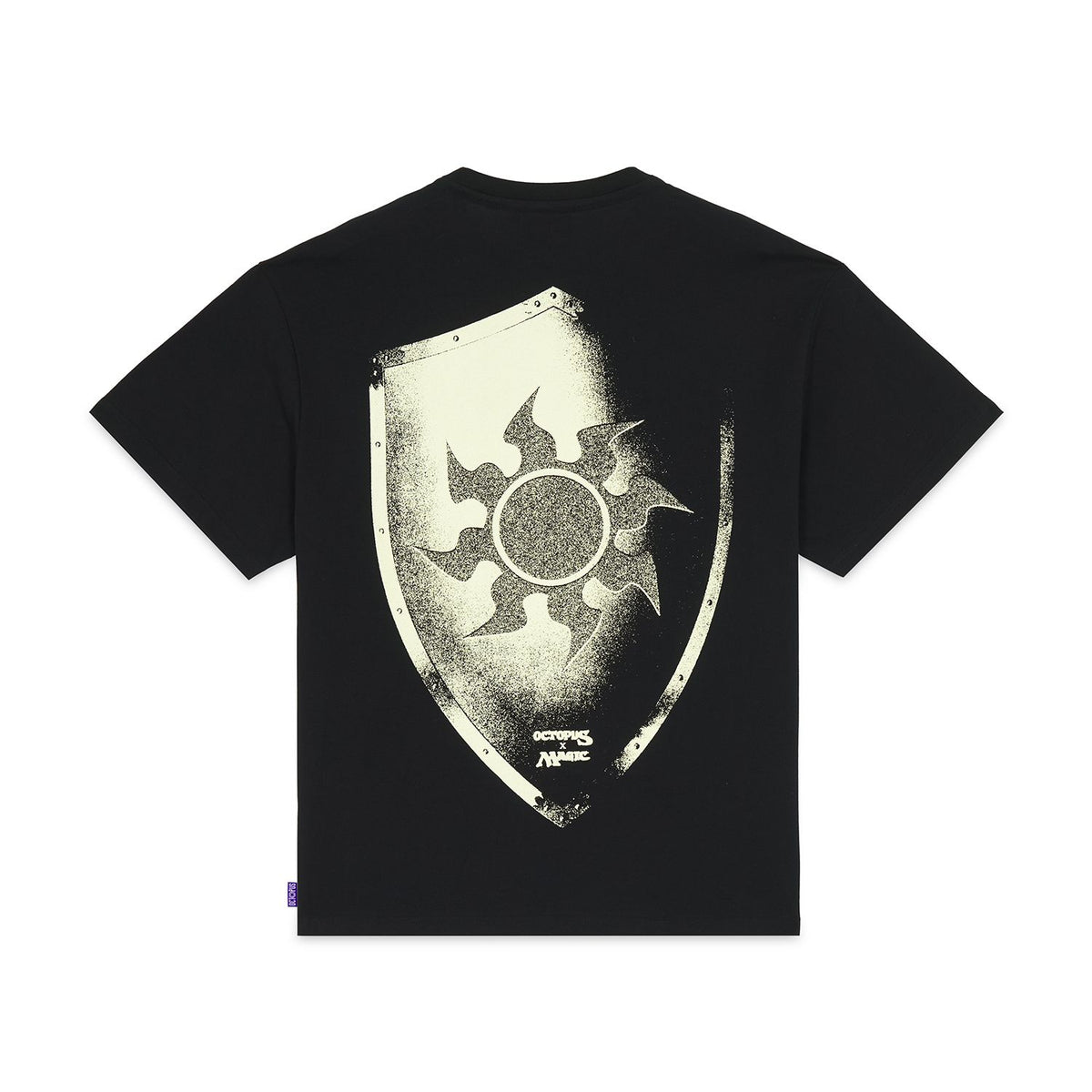 MAGIC: THE GATHERING PLAINS KNIGHT TEE BLACK