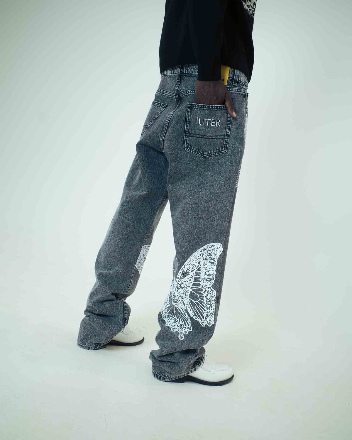 BUTTERFLY LOOSE DENIM PANTS GREYBLEACH