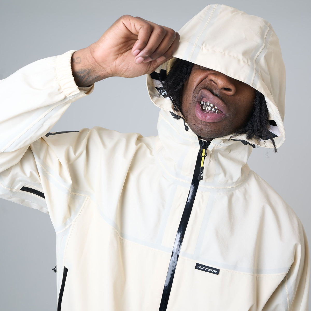 ARMOR TAPED JACKET CREAM