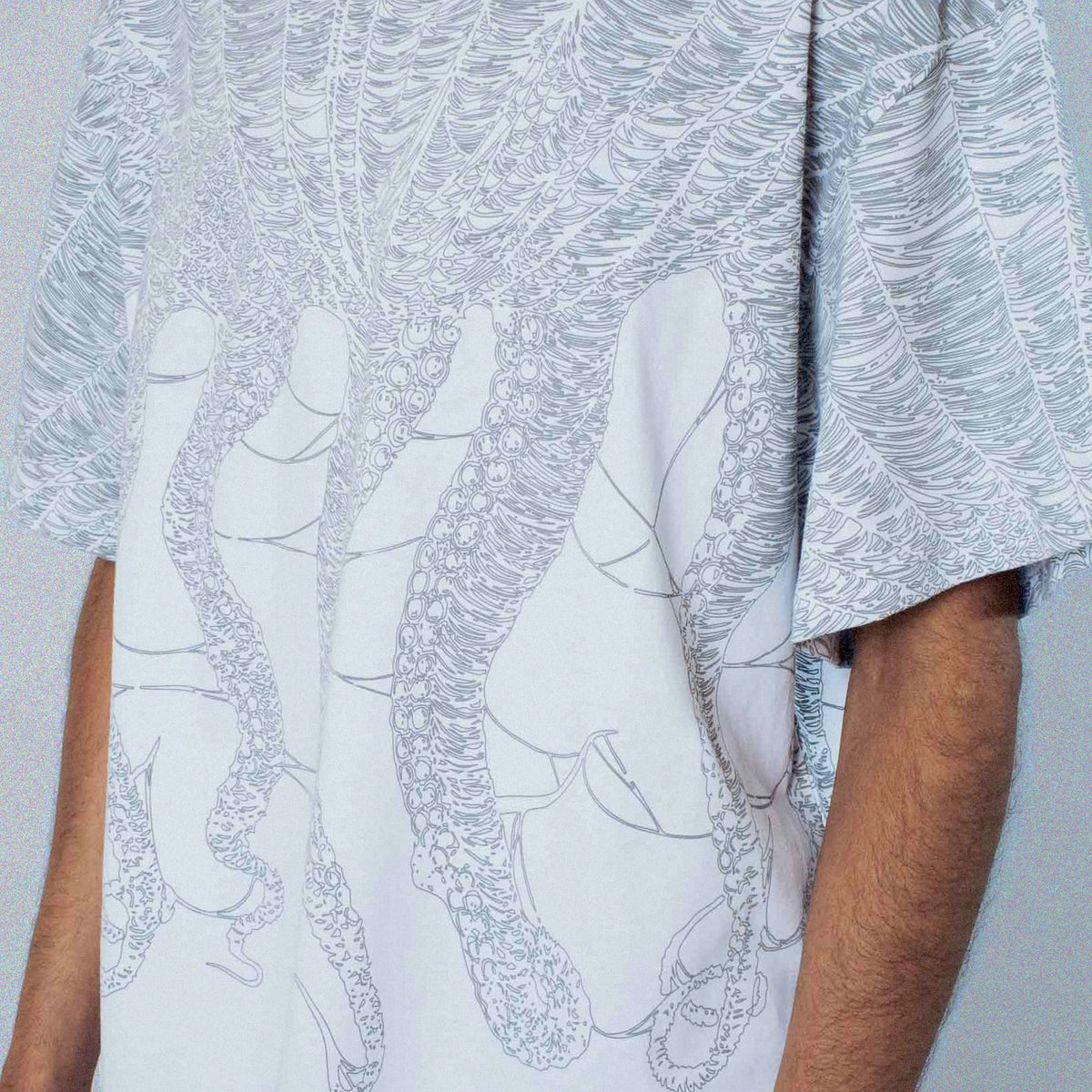 OCTOPUS COBWEB TEE BY LUCA DEVINU WHITE