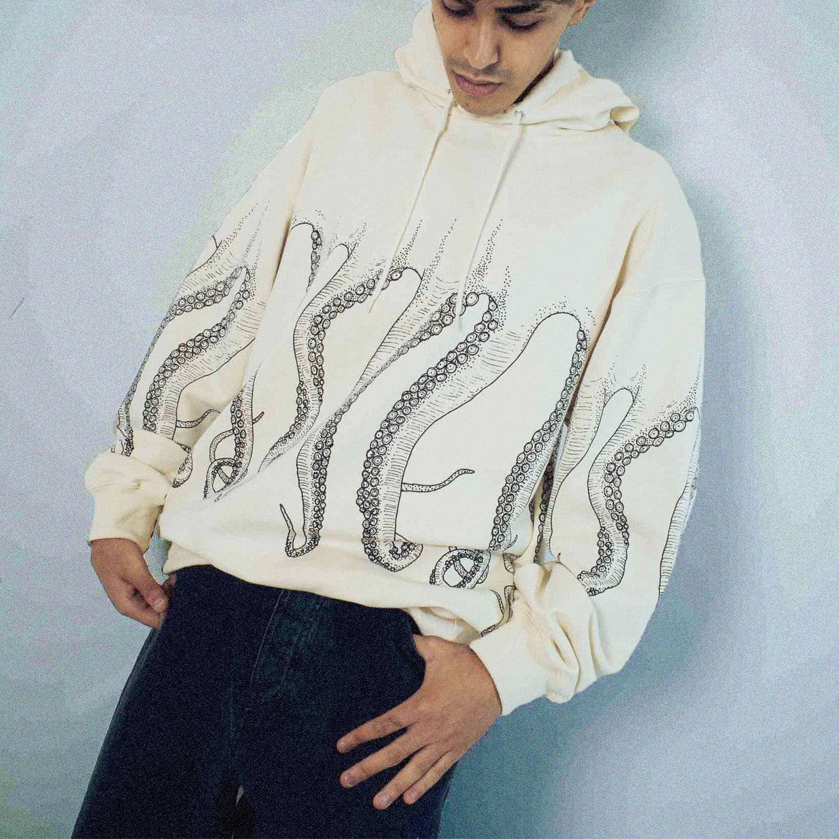 OCTOPUS OUTLINE HOODIE IVORY
